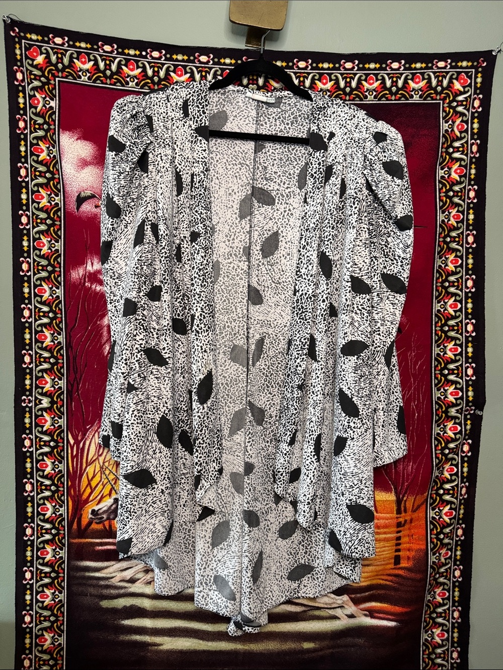 vintage Roe Frocks 80s sculpted black + white funky print open front cardigan